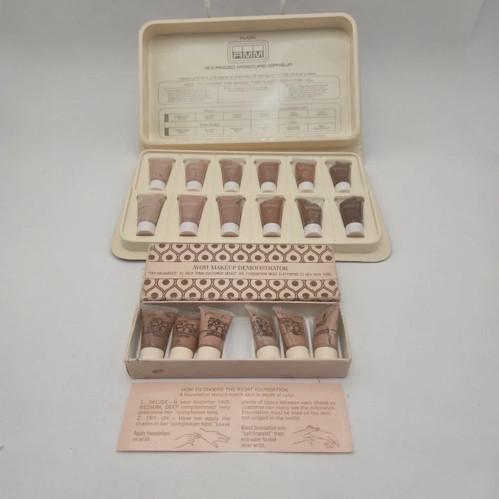 Vintage Avon AMM Advanced Moisture Makeup Demonstrator w Foundation Shade Kit Av